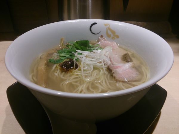 「真鯛と蛤の塩そば」@SOBAHOUSE 金色不如帰 新宿御苑本店の写真