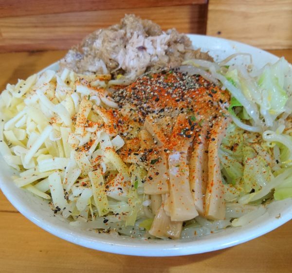 「まぜそば ３００g」@ラーメン 滋悟郎の写真