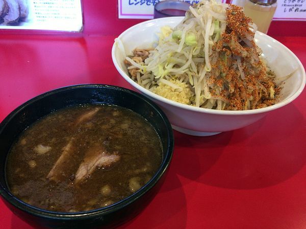 「つけ麺300g（800円）ヤサイチョイマシ、ニンニク七味魚粉シビ」@麺屋 桐龍の写真