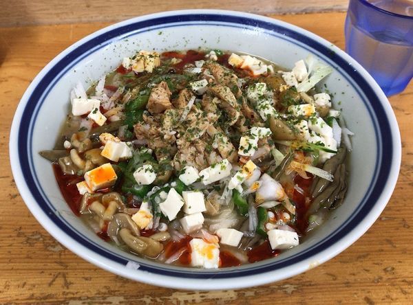 「爽やか冷やし酸辣湯麺(限定)＋肉飯(900円＋200円)」@口樂の写真