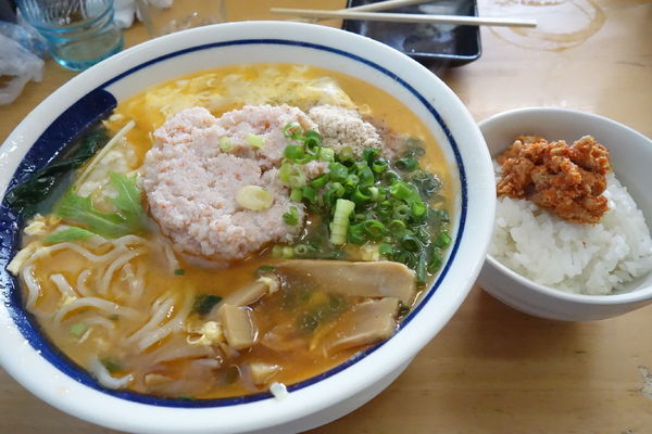 「【限定】海老香る塩ラーメン C」@MENYA 食い味の道有楽の写真