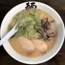 とんこつラーメン (600円)