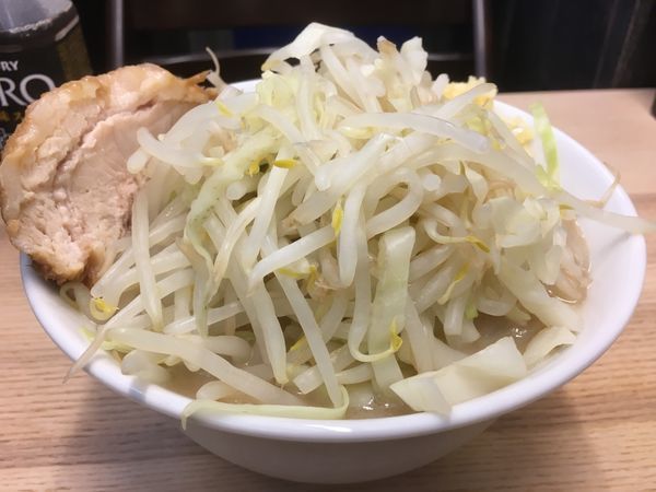 「塩ラーメン（ﾔｻｲ ﾆﾝﾆｸｽｸﾅﾒ）」@ハイパーファットンの写真