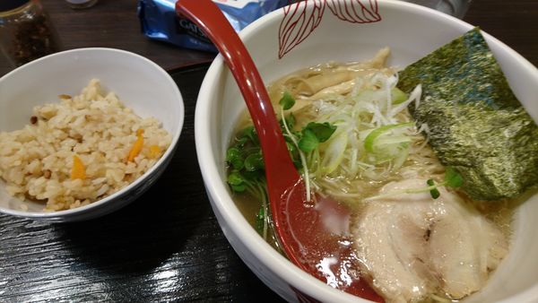 「しおラーメン＋炊き込みご飯（無料）」@麺処 あす花の写真