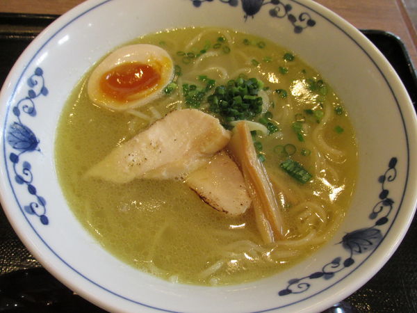「伊達鶏の鶏白湯ラーメン　「900円」」@鶏五味 越谷レイクタウン店の写真