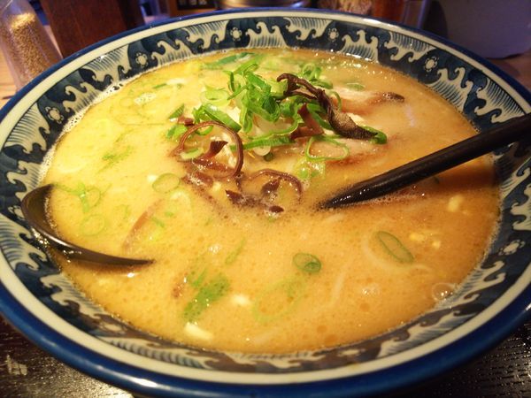 「とんこつしょうゆら~めん750円」@にんにくラーメン 天洋 野田店の写真