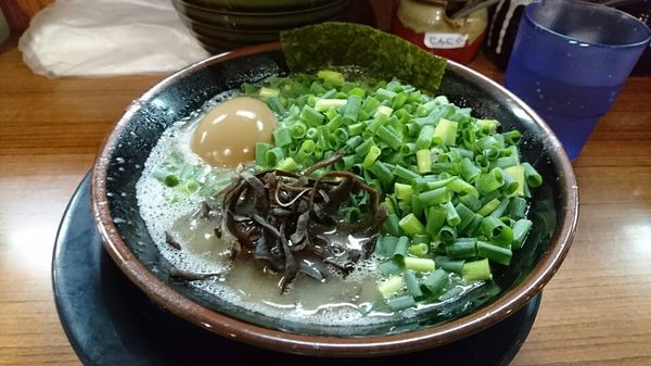 「ネギラーメン+味たまご+明太ごはん　＠１２００円」@博多長浜らーめん ぼたんの写真