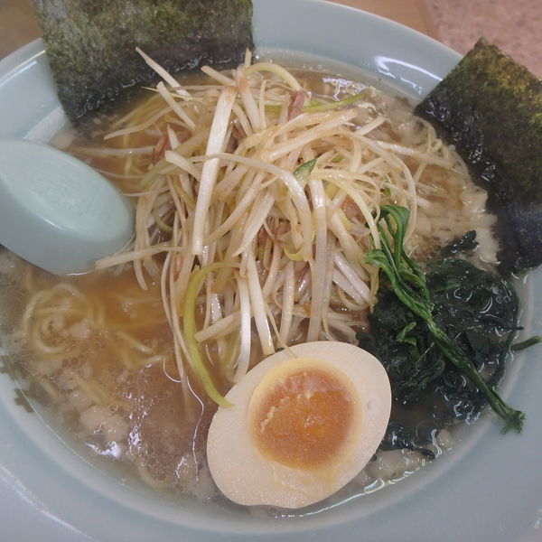 「ネギラーメン(並) (750円)、ネギ丼(250円)」@ラーメンショップ椿 稲城店の写真