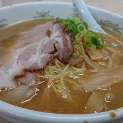 ラーメン大