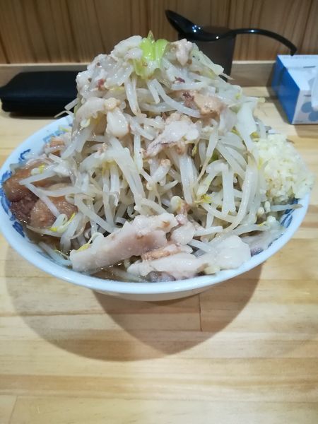 「大ラーメン全マシ」@ラーメン寿々㐂の写真