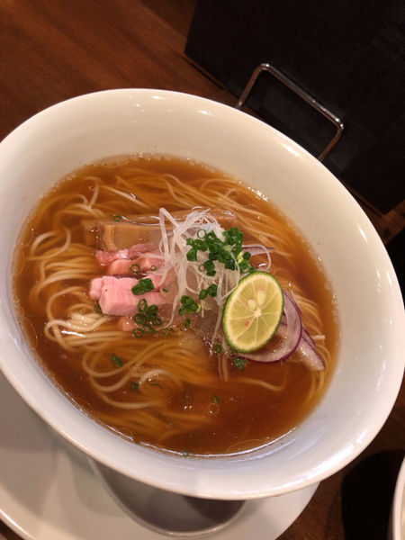 「煮干し冷やしそば900円＋ランチ鶏飯」@麺や維新の写真