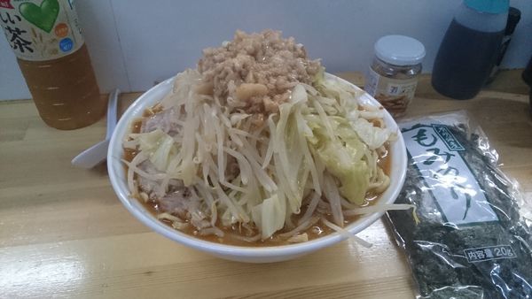 「味噌ラーメン・麺増し５００ｇ(ヤサイアブラ辛いアブラ)千円」@俺の生きる道 白山店の写真