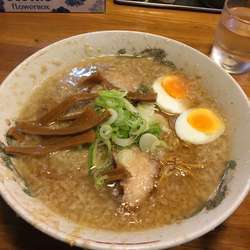 ラーメン 中盛り 麺固め