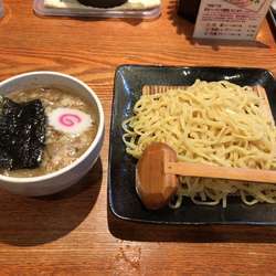濃厚とんこつ塩つけ麺(770円)