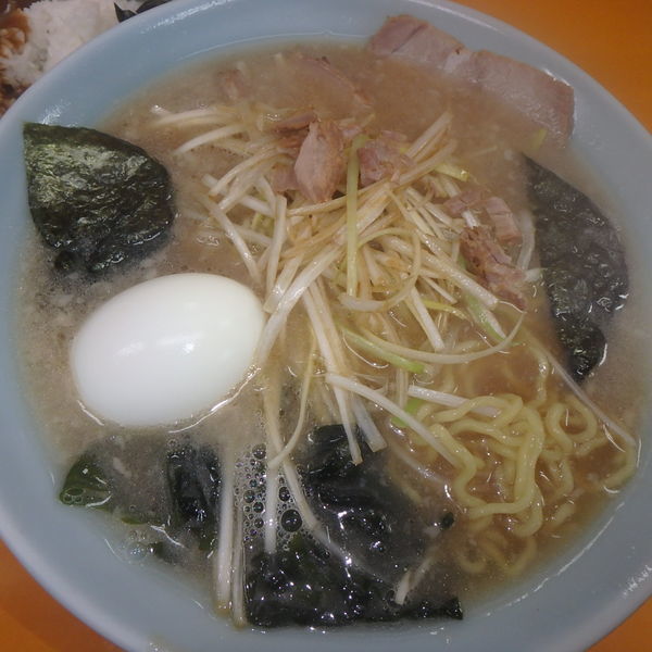 「ネギラーメン (500円)、半カレー(200円)」@ラーメンショップYAMANAKAの写真