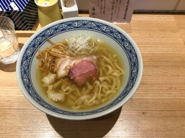 「塩煮干し中華そば」@超多加水自家製手揉み麺 きたかた食堂の写真