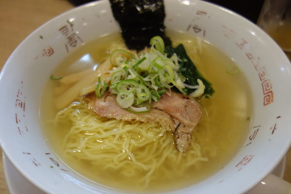 「塩中華そば」@ももどり駅前食堂の写真