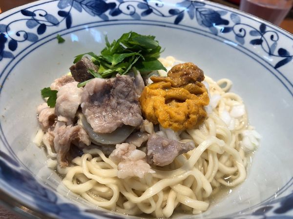 「所沢産三澤牛スジ肉と雲丹の山葵和え麺1000円」@㐂九八 ～garage～の写真