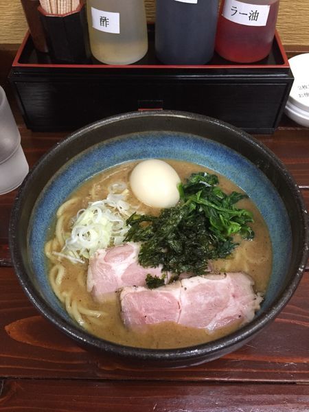 「味玉並商らーめん」@餃子の並商 都賀店の写真