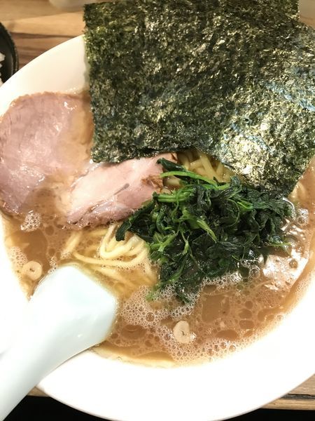 「ラーメン、並、サービスライス」@横浜家系らーめん 五丁目ハウスの写真