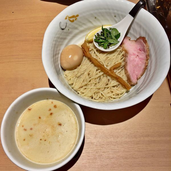 「つけそば（塩）＋味玉　￥１０００」@SOBAHOUSE 金色不如帰 新宿御苑本店の写真