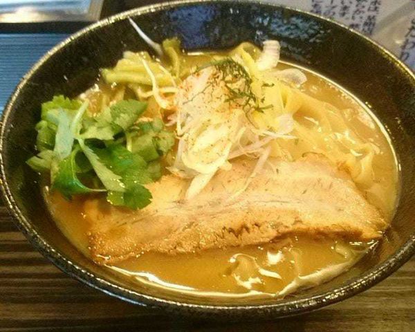 「重濃鯵ニボそば800円+麺増し（無料）」@志奈そば 田なかの写真