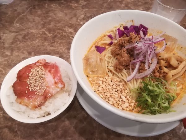 「えべっさんの担担麺と華麗なキャリー（Sセット、大盛）」@ら～めんつけ麺 えびすの写真
