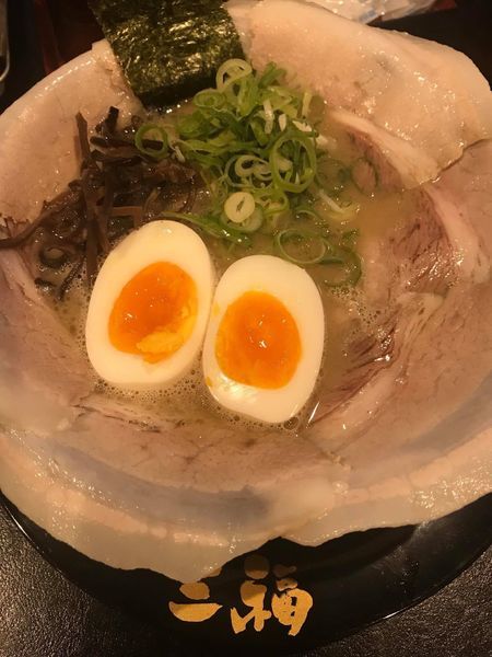 「味玉チャーシュー麺」@博多豚骨ラーメン 三福の写真