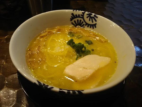 「純鶏そば大盛り880円」@特級鶏蕎麦 龍介の写真