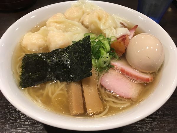 「白だしエビワンタン麺大盛&味玉&切落とし焼豚」@八雲の写真
