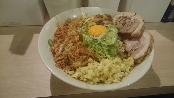 「汁なし４００ｇ・しょうが・ねぎ(アブラカラメ‥)　￥８００」@麺屋 味方の写真