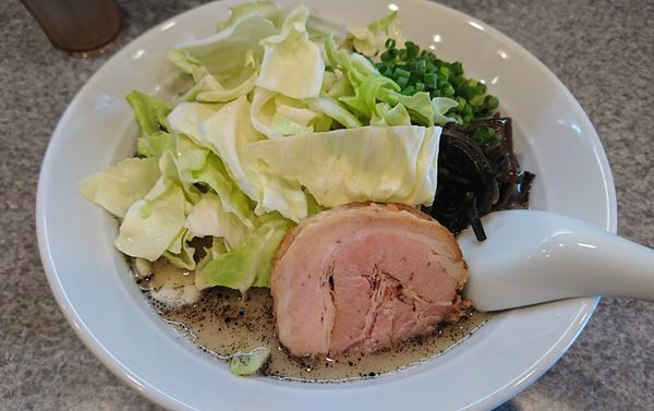 「キャベツ(黒)850円」@麺屋 MANIの写真