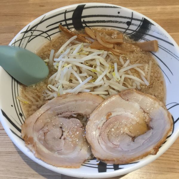 「しょうゆらーめん 半麺 ネギ抜き 油少なめ」@麺将 ケン暴の写真