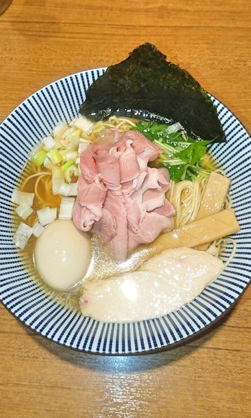 「特製煮干しそば・白醤油」@寿製麺よしかわ 川越店の写真