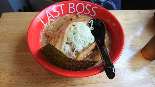 「魚介豚骨ラーメン800」@つけめん ラスト・ボス 練馬本店の写真