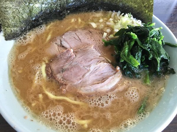 「ラーメン（中）」@豚骨ラーメン ずいずいの写真