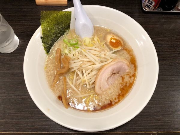 「とんこつ醤油らーめん」@屋台とんこつらーめん めん吉 柏駅店の写真