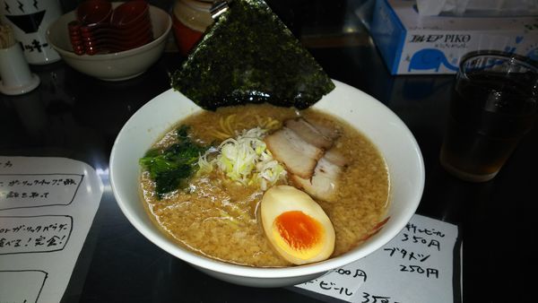 「ラーメン(太麺)」@リッキーズの写真