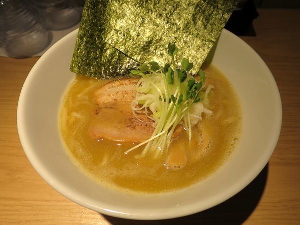 「醤油ラーメン ７５０円」@杏と桜の写真