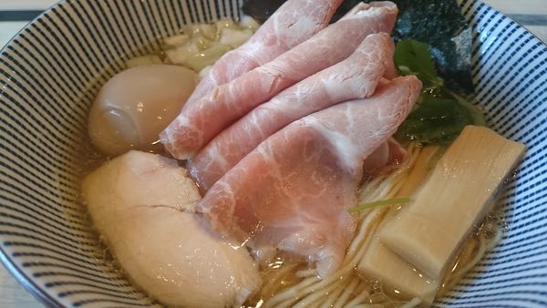 「特製煮干しそば白醤油」@寿製麺よしかわ 坂戸店の写真
