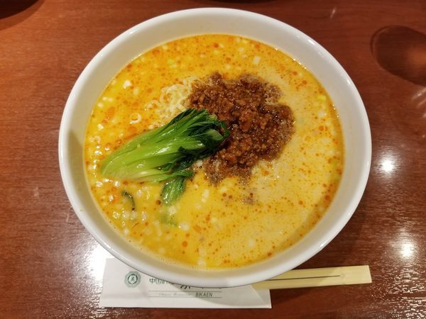 「担々麺・大盛+サービスライス(1,560円)」@美華園 新橋店の写真