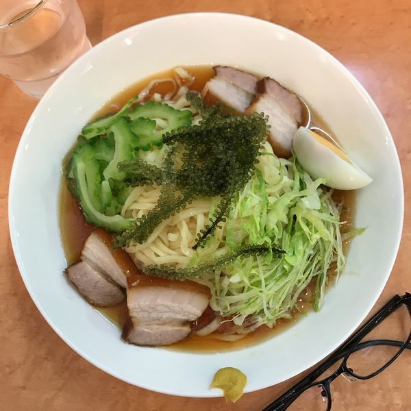 「沖縄そば屋の冷やし中華」@沖縄そば やんばる 新宿本店の写真