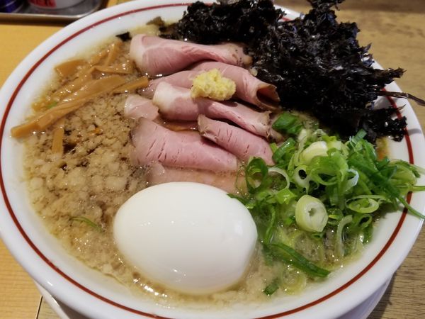「背脂生姜醤油 全のせラーメン(1,040円)」@生姜醤油専門 我武者羅 幡ヶ谷本店の写真