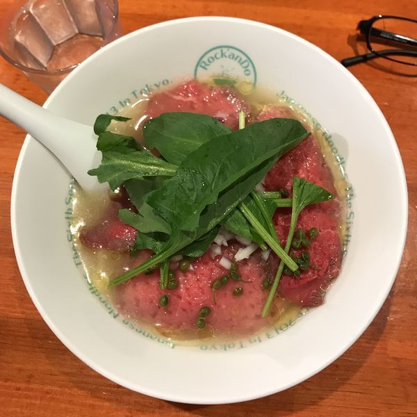 「冷製赤い生山椒そば」@麺屋 六感堂 Rock'anDoの写真