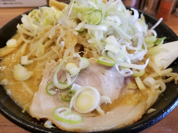 「みそもやしらーめん[ギタギタ]+めんま大盛(980円)」@こってりらーめん なりたけ 池袋店の写真