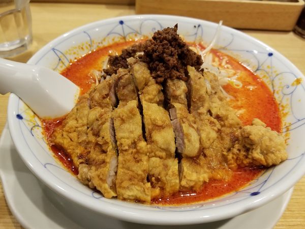 「排骨担々麵[大辛]」@希須林 赤坂店の写真