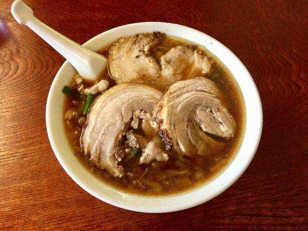 「しょうゆ らんしゅうめん チャーシュー入り」@御食事処 やちよの写真