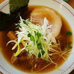 醤油ラーメン 700円他