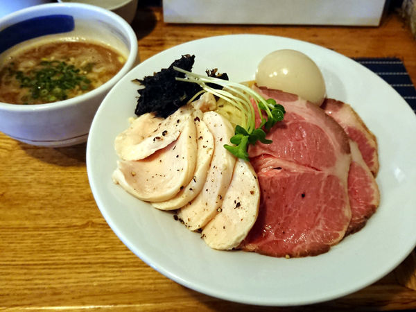 「特製つけそば＋チャーシュー」@中華蕎麦 はざまの写真