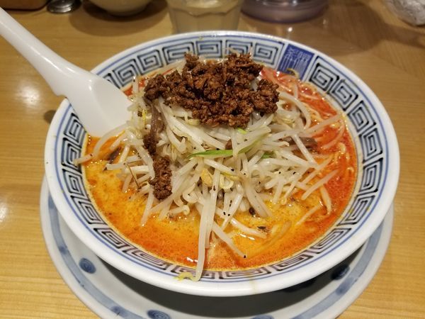 「担々麵[中辛]・野菜増し」@希須林 赤坂店の写真